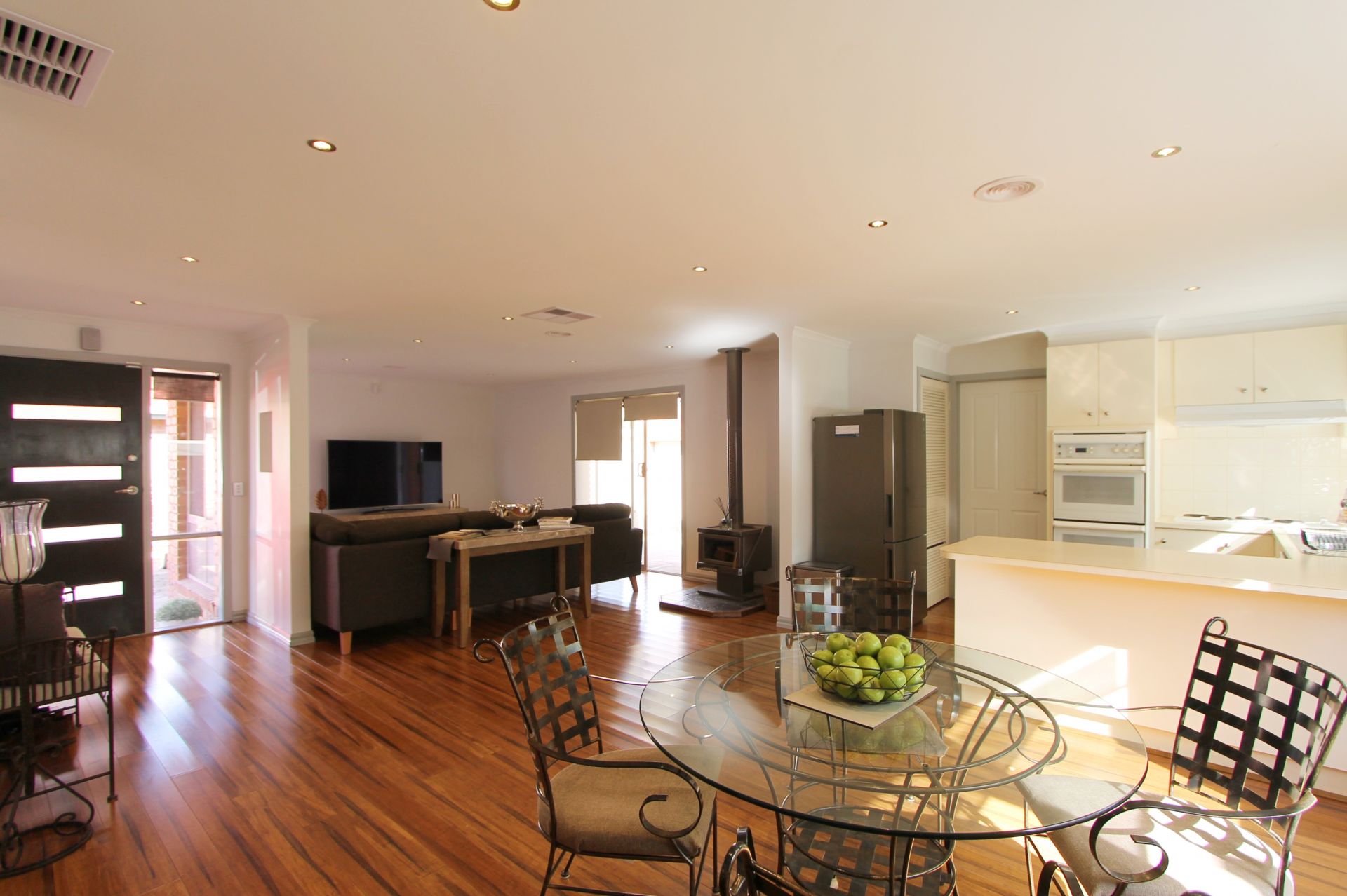 Stunning and Well Located (Pet Friendly)