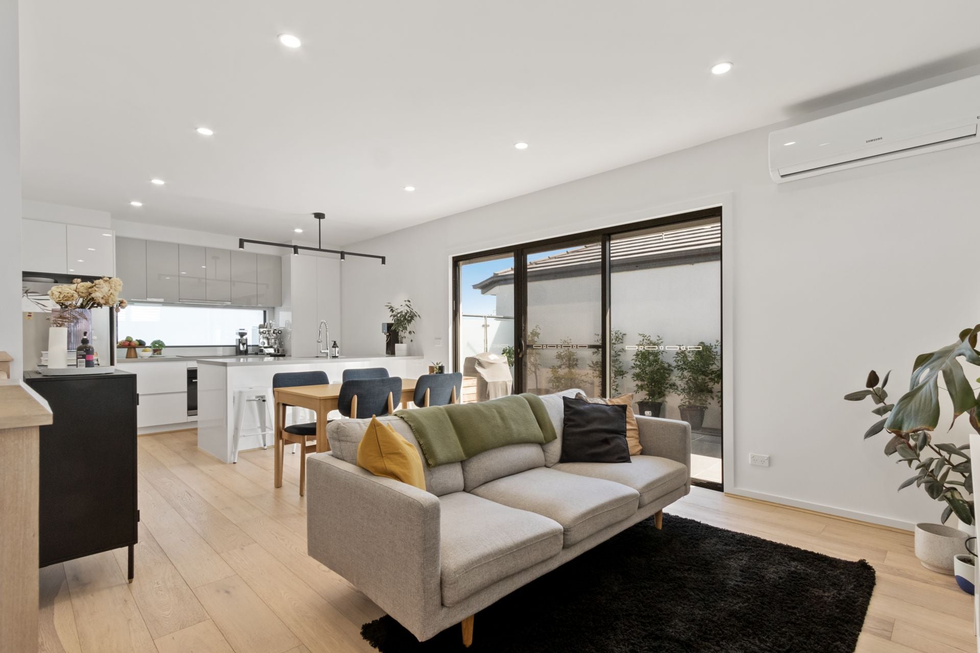 Stylish 2-Bedroom Townhouse in Prime Reservoir Location