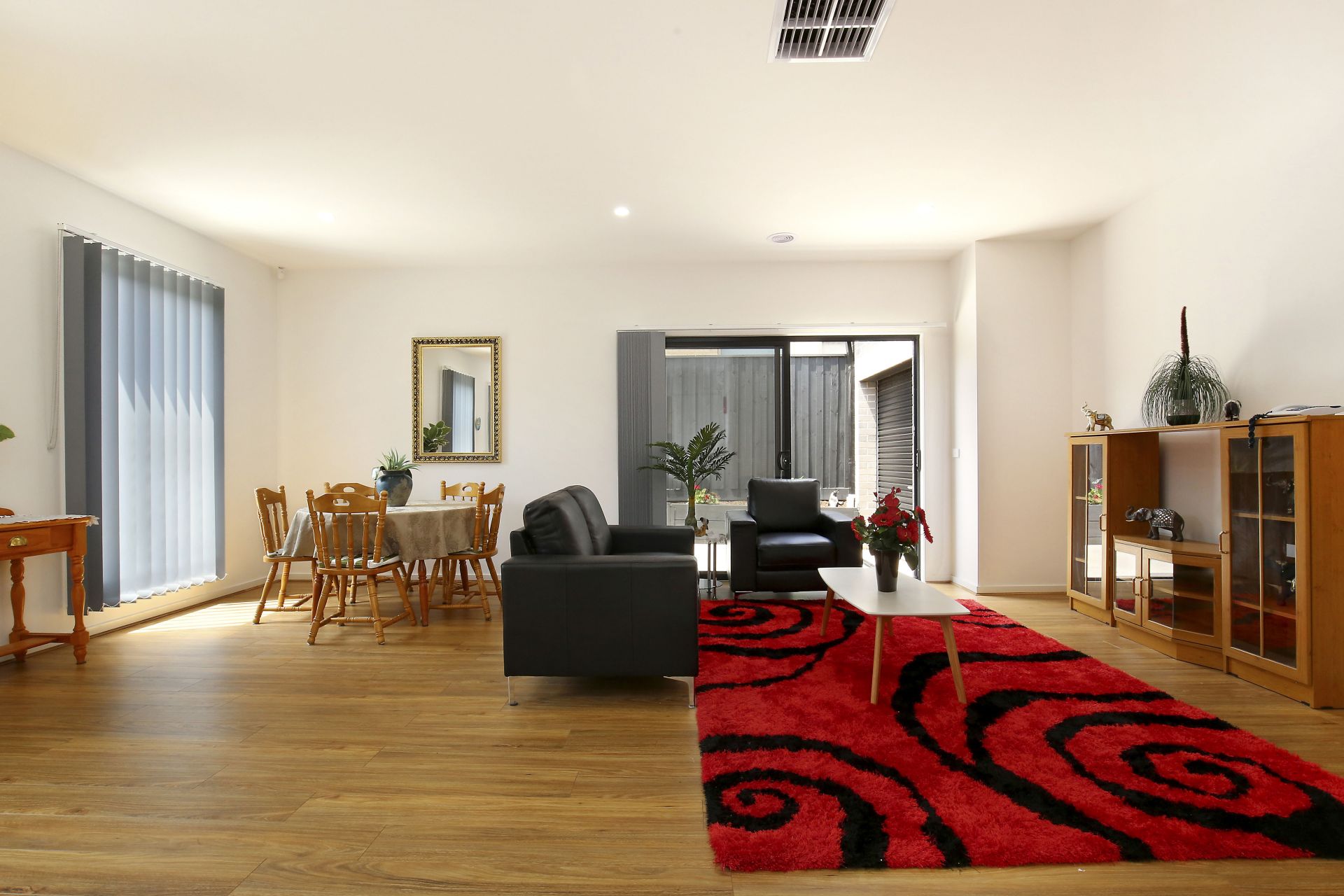 STYLISH MODERN LIVING