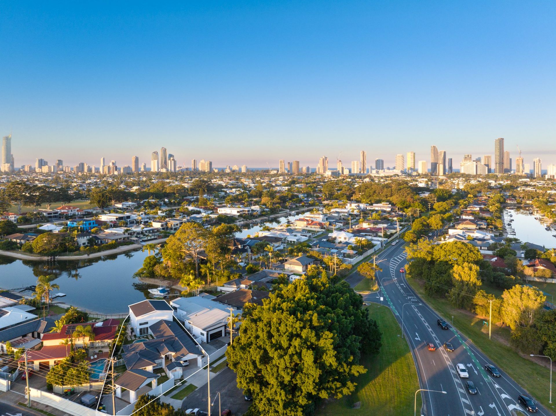 $ 3,175,000, Broadbeach Waters - Thumbnail 3