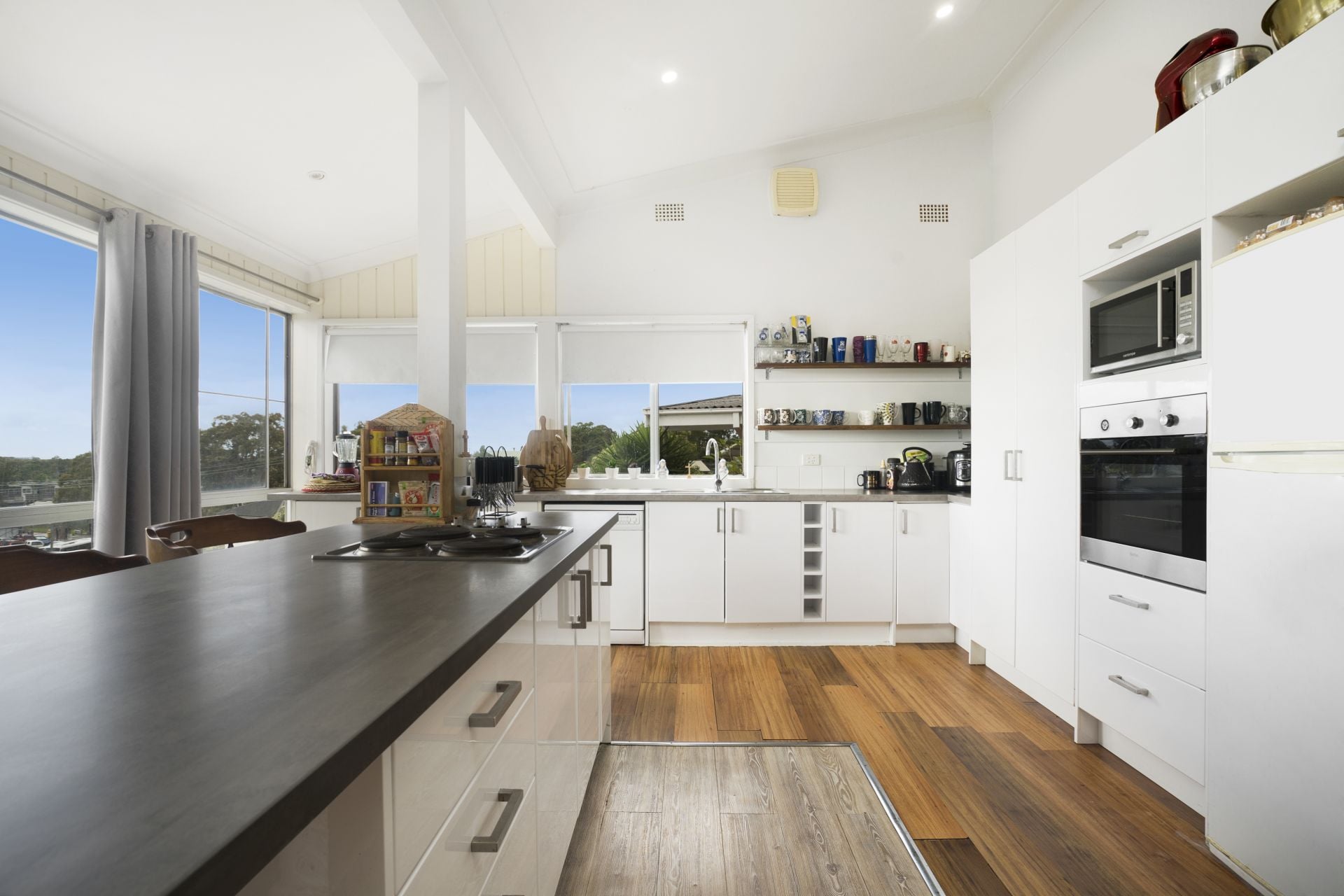 7 Kananook Crescent Belmont North NSW, Belmont North - Thumbnail 5