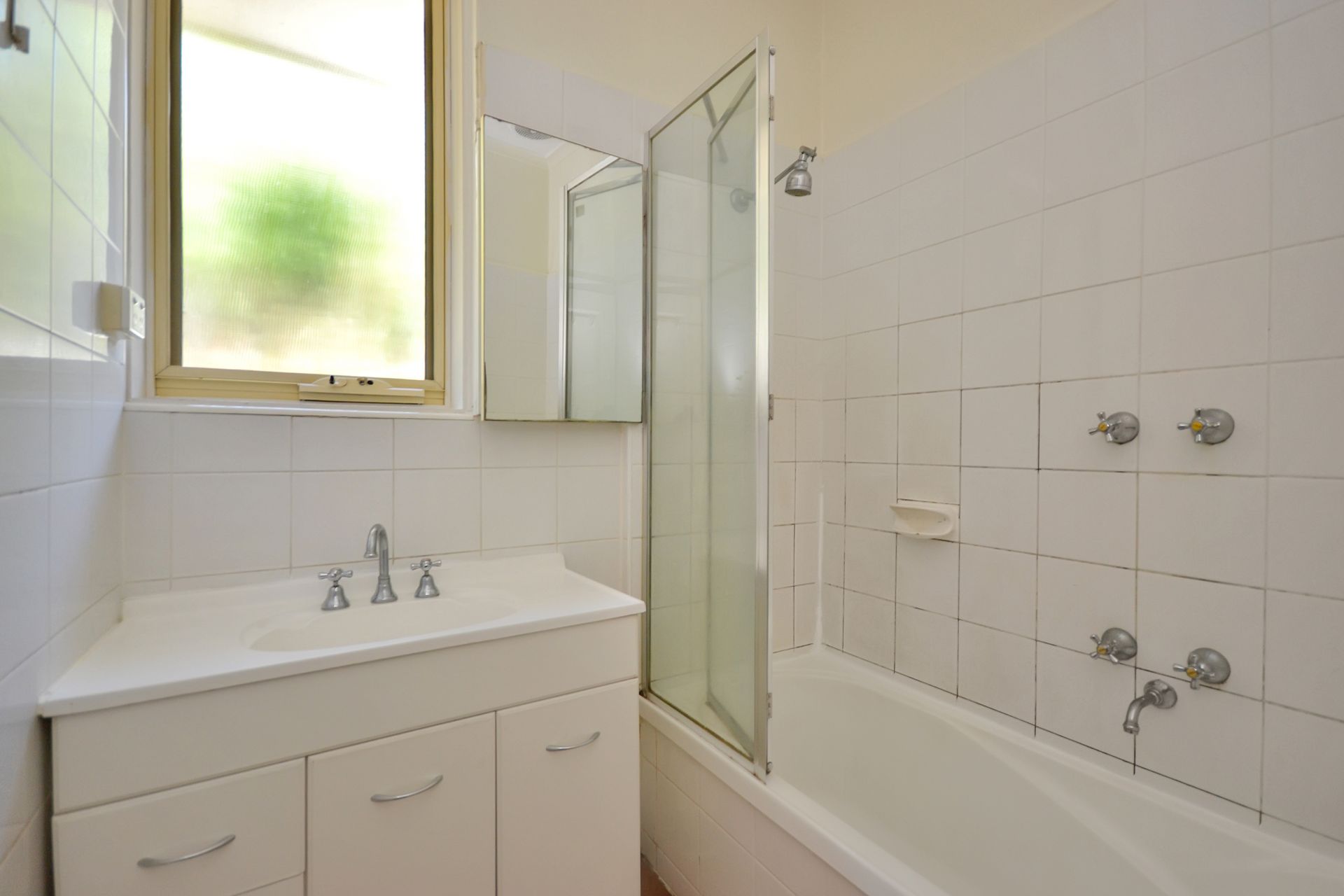 WELL PRESENTED & IN AN IDEAL LOCATION