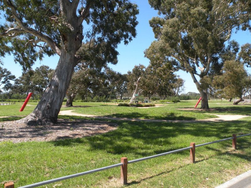 4 Arrowgrass Street SOUTH MORANG, South Morang - Thumbnail 2