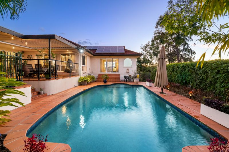 Real Estate For Sale - 27 Constellation Crescent - Bridgeman Downs , QLD