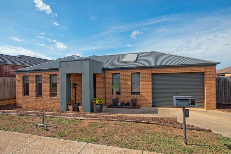 7 Richardson Court, Bacchus Marsh - Thumbnail 2