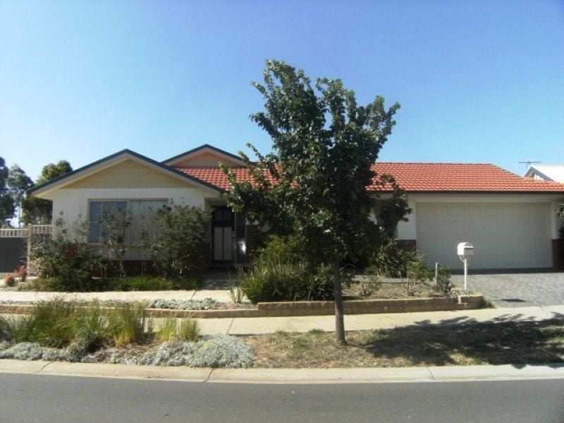 1 Salina Walk, Caroline Springs - Thumbnail 2