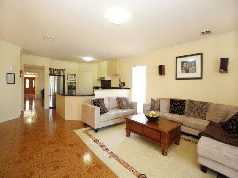 31 Kingfisher Drive, Seabrook - Thumbnail 3