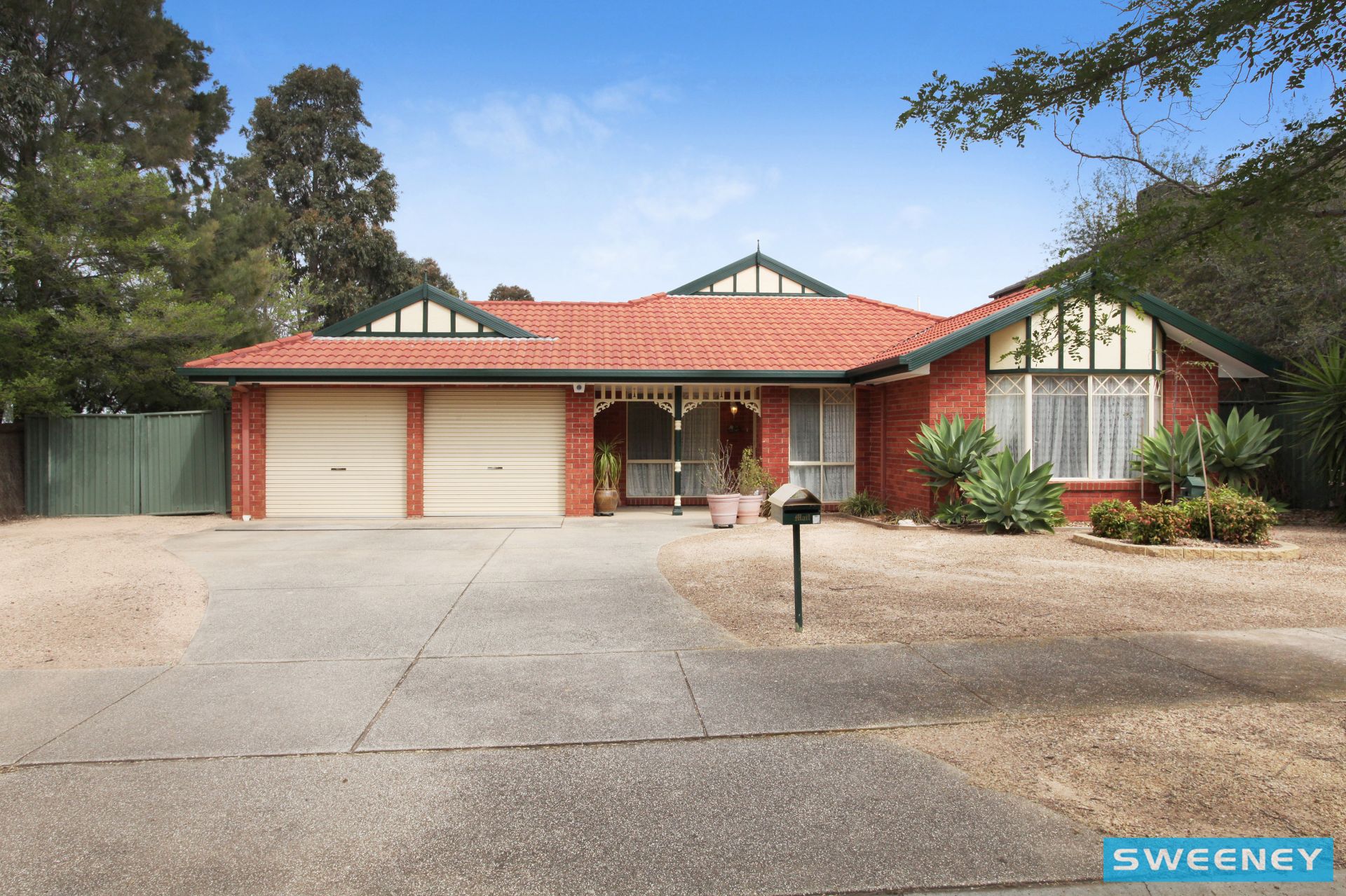 8 Learmonth Court, Caroline Springs - Thumbnail 2