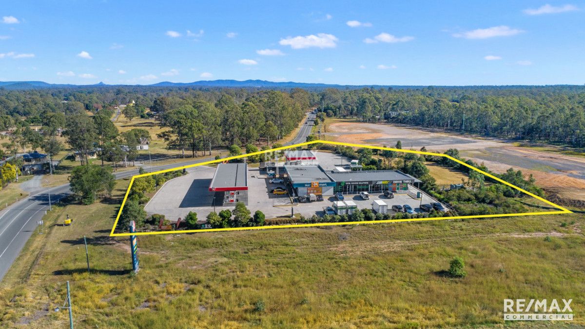 Real Estate For Commercial Sale 946960 Greenbank Road North