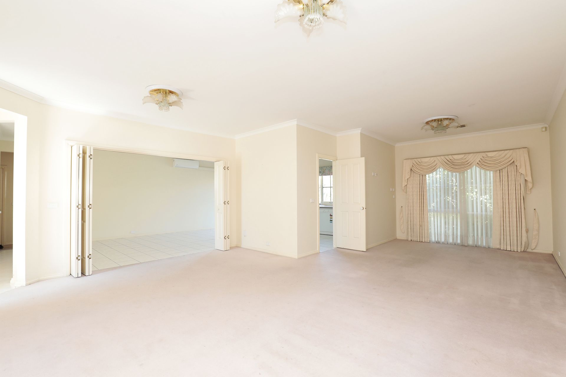 2/17 Loch Avenue, St Kilda East - Thumbnail 6