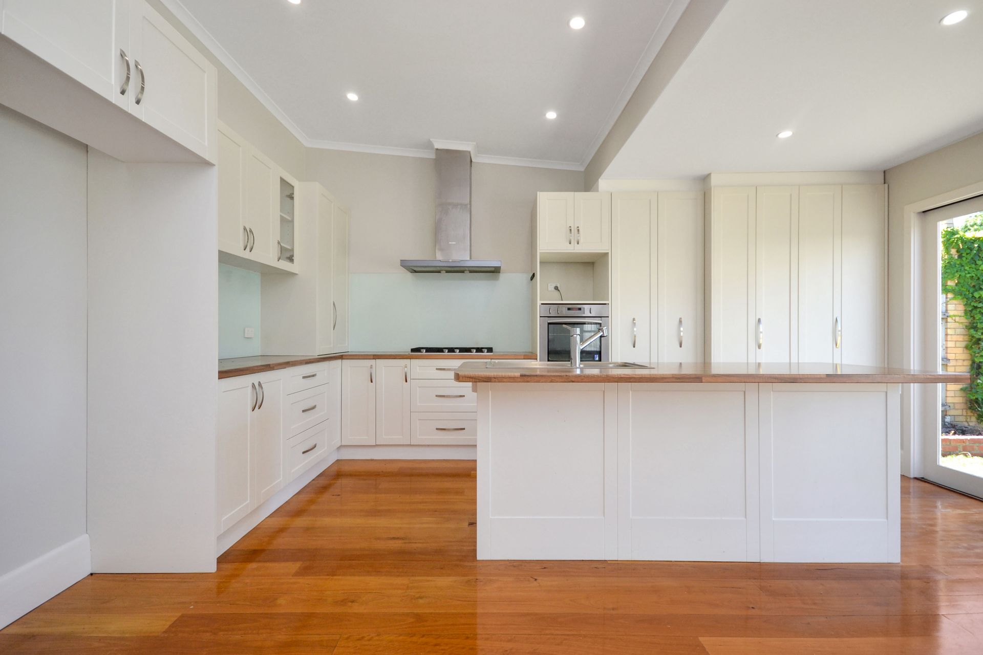 CONTEMPORARY DELIGHT IN COBURG
