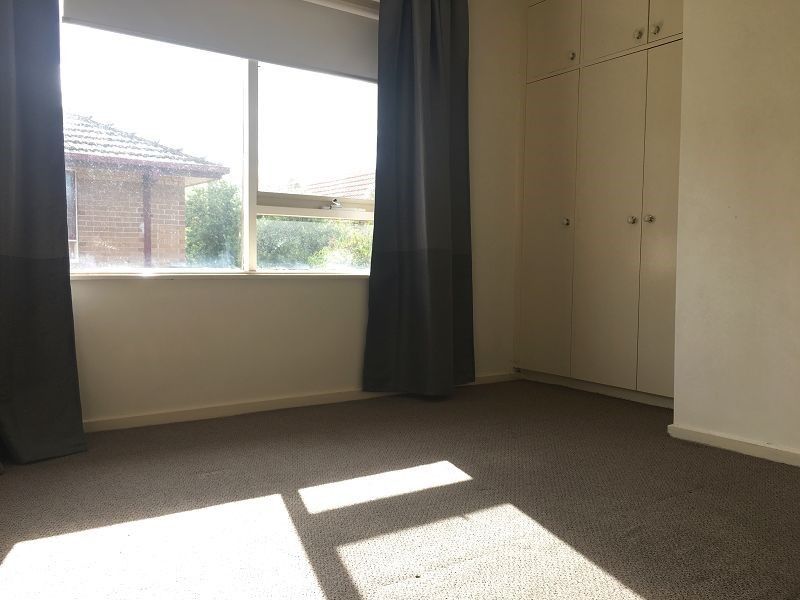 8/10 Roseberry Grove, Glen Huntly