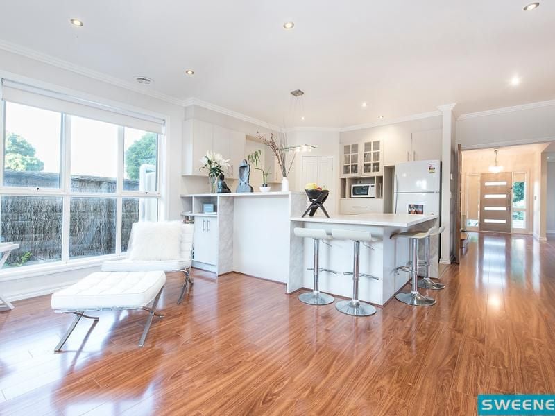 13 Braeside Walk, Caroline Springs - Thumbnail 8