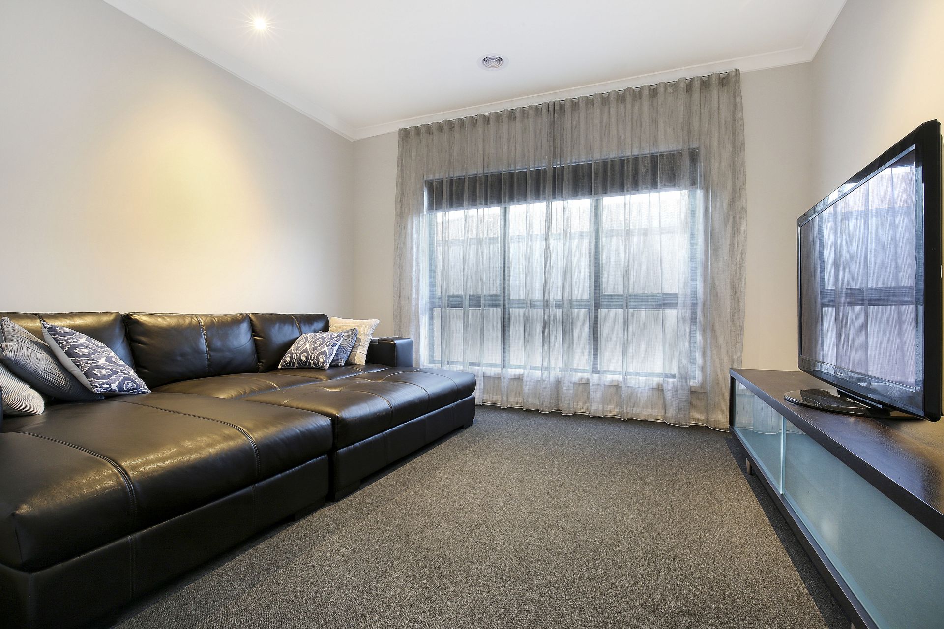 Four Bedrooms + Study In Aston Estate!