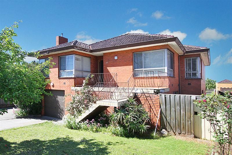 4 BEDROOM DELIGHT!