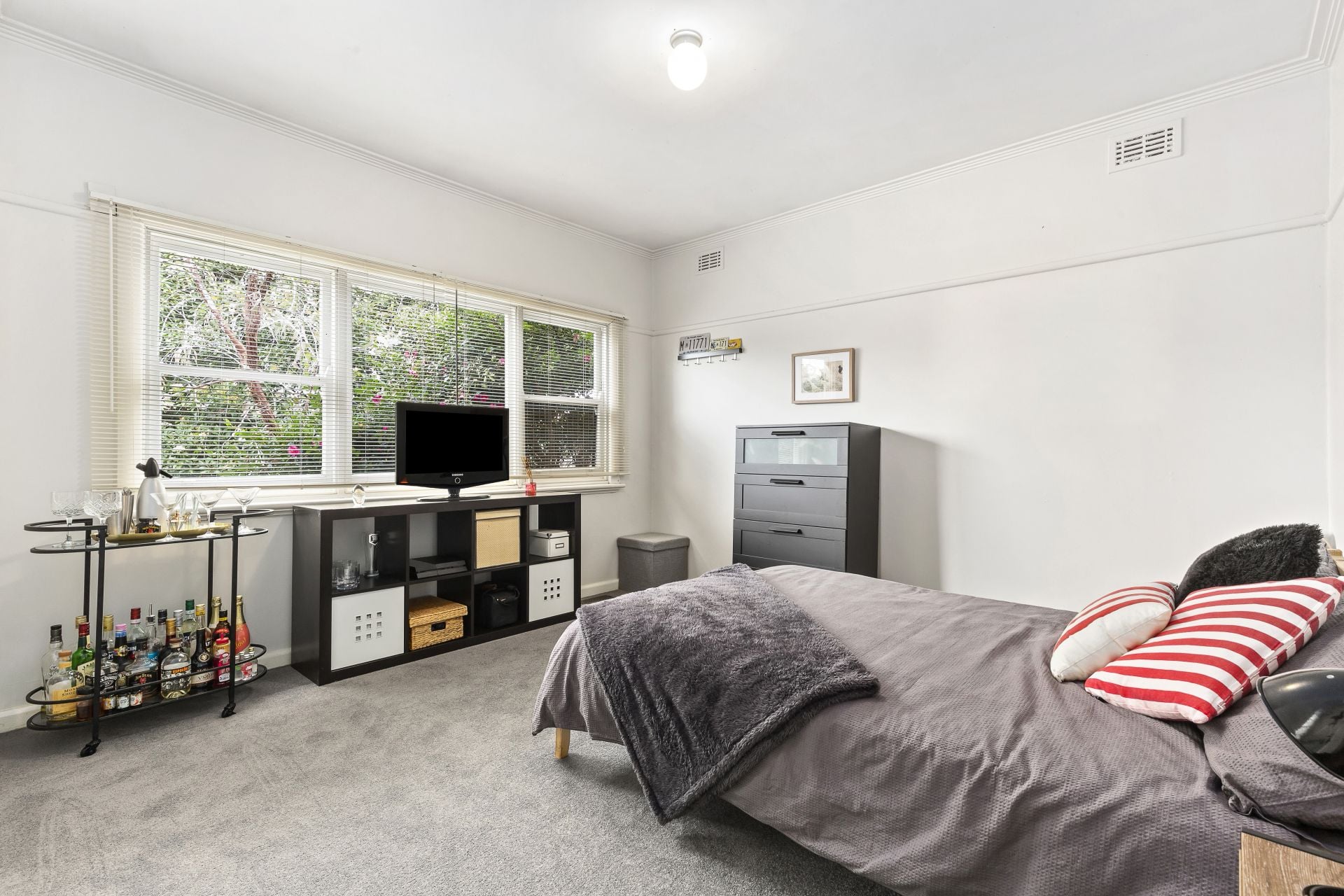 Generous property in a prime pocket
