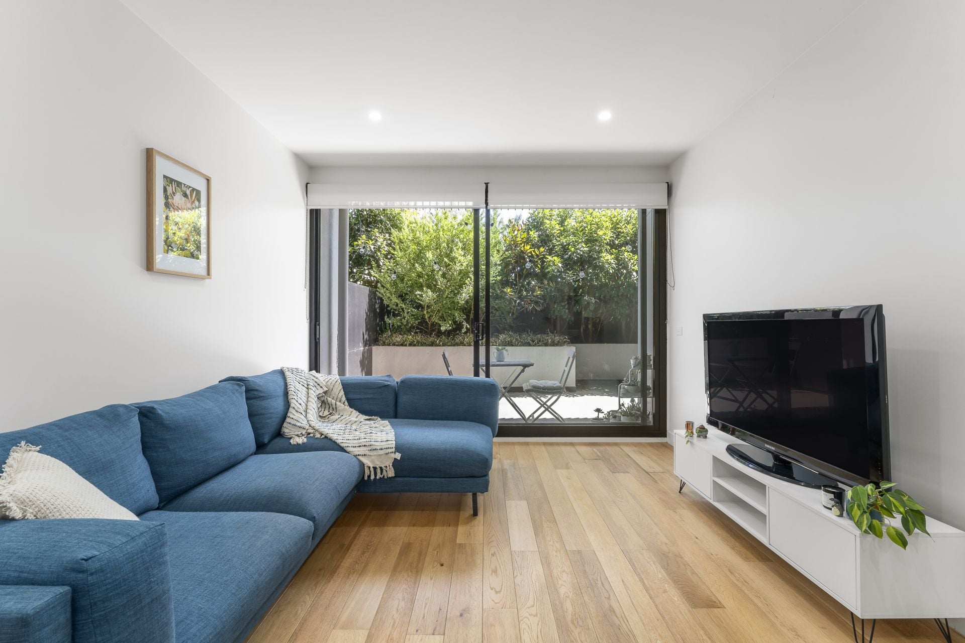 Luxurious Ground Floor Oasis: Prime Location, Elegant Living