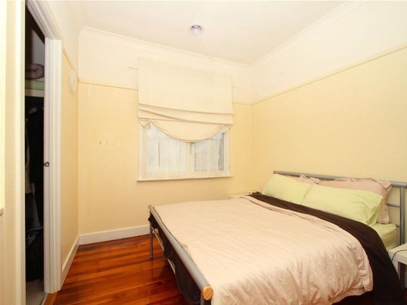 MODERN 2 BEDROOM HOME IN LALOR!
