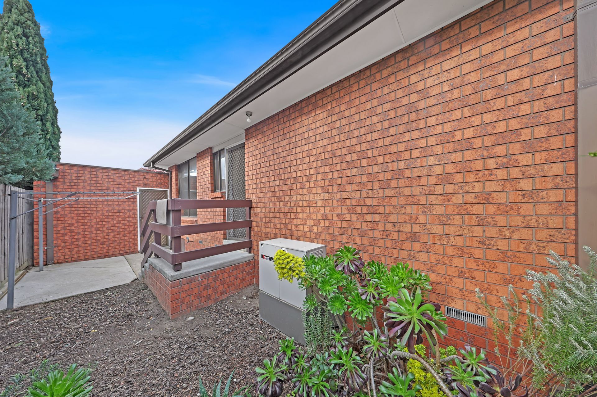 Lovely 2 Bedroom Unit