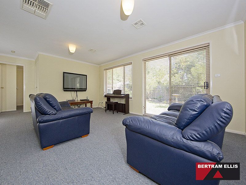 3B Tinaroo Place, Duffy - Thumbnail 2