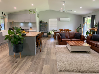 Large Family Home on Quiet Leafy Cul-de-sac, Outstanding Renovation