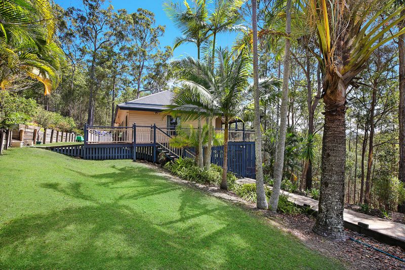 14 Forest Oak Court, Tanawha