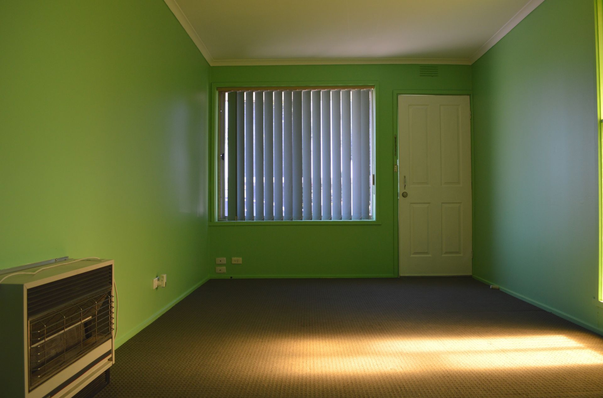 CENTRALLY LOCATED UNIT  *Insp Thu 29th Jun @ 4:40pm*