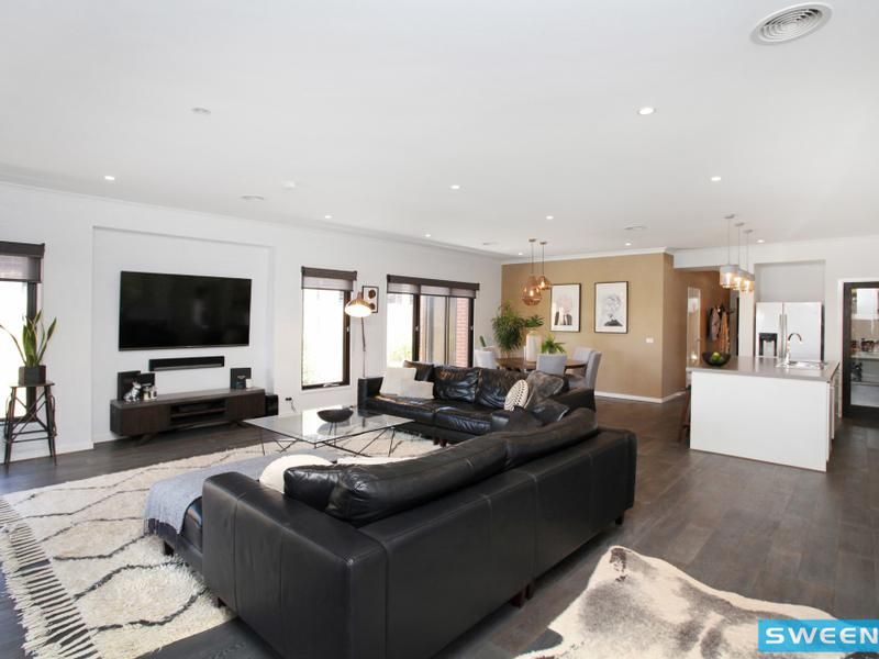 22 Infinity Drive, Plumpton - Thumbnail 4