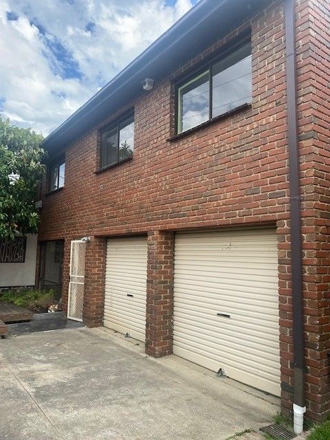 Hidden Gem in Fantastic Location ! Three bedrooms, work shop, double garage!