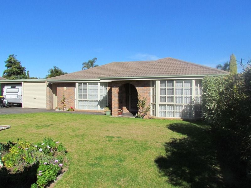 6 Marney Court, Brookfield - Thumbnail 2