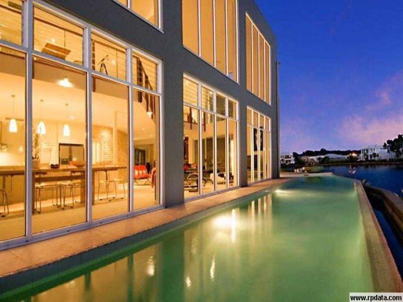 7 Waterfront Court TWIN WATERS QLD, Twin Waters - Thumbnail 3