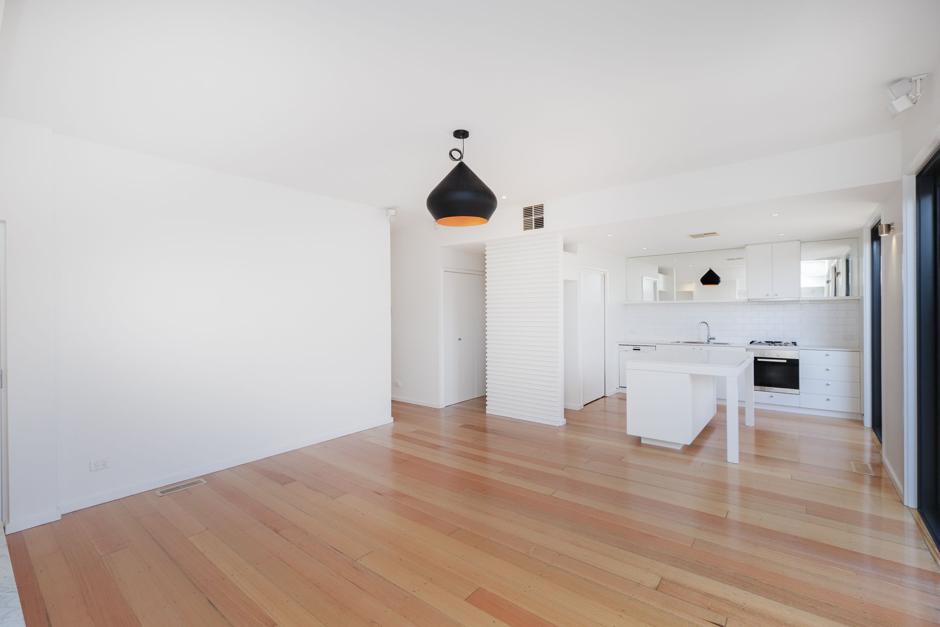 90 Powell Street Yarraville VIC, Yarraville - Thumbnail 8