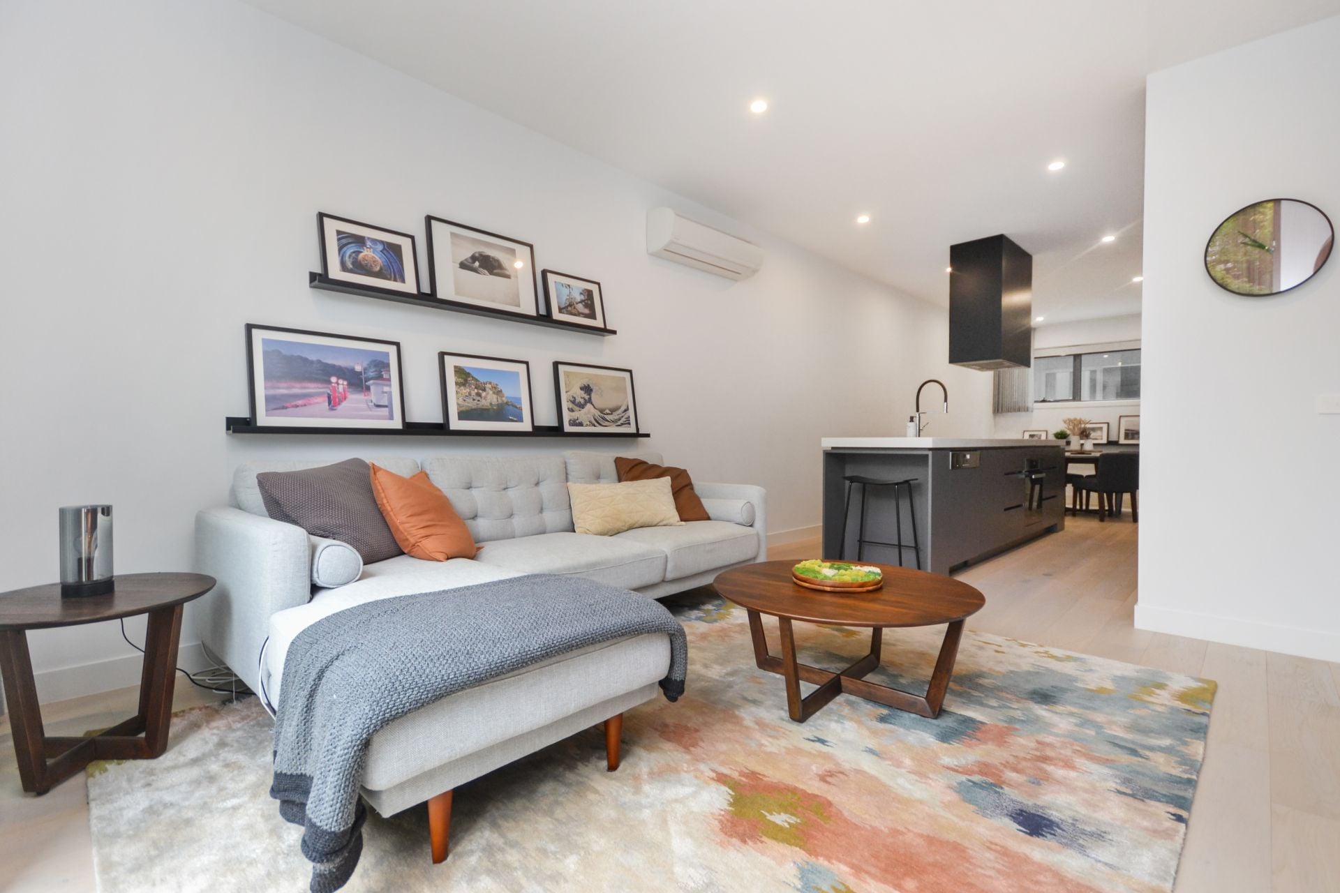 LUXURIOUS LIVING OVER TWO LEVELS