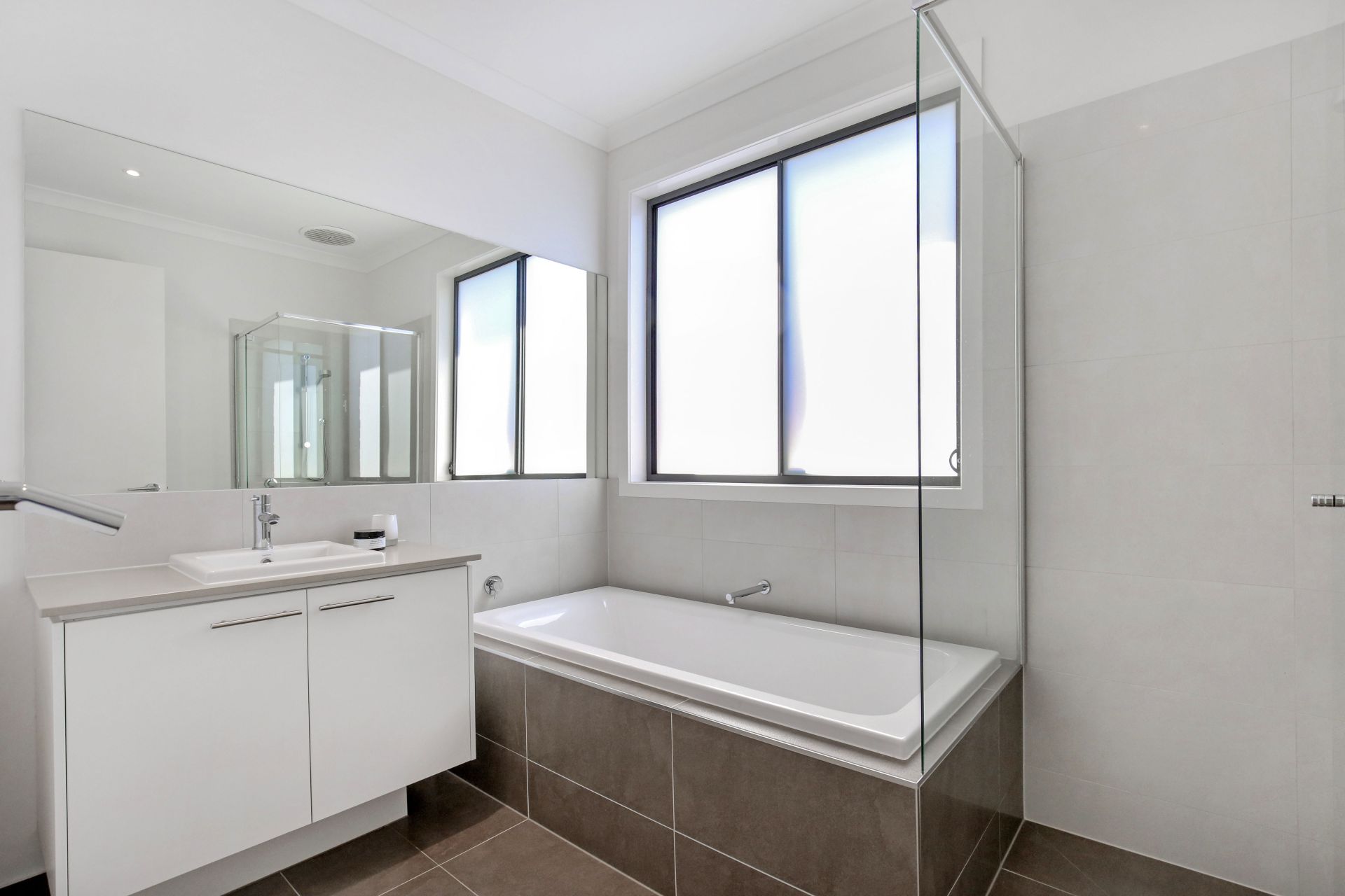 CONTEMPORARY DELIGHT - EPITOME OF ELEGANCE