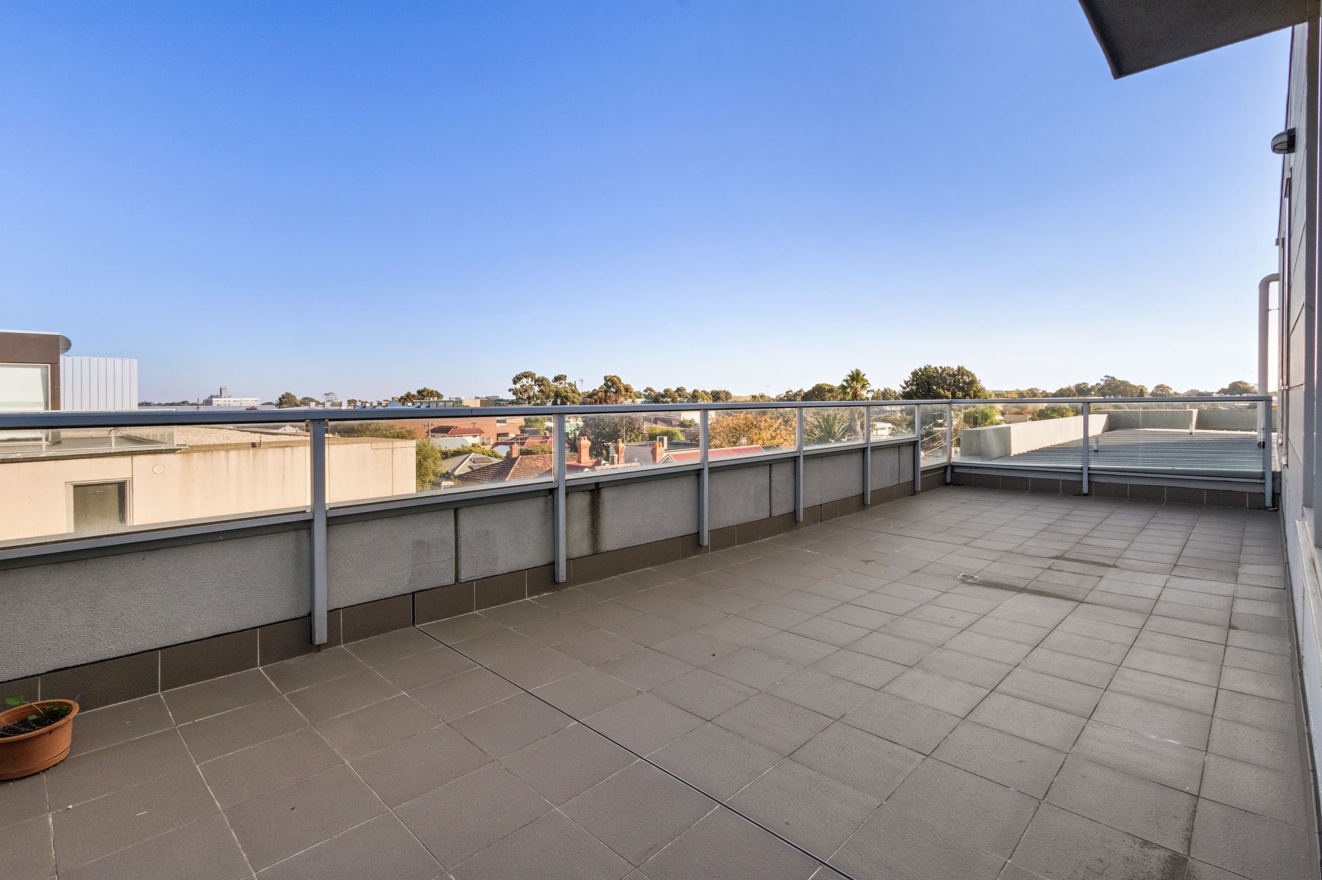 Generous Living Inside And Out!! ** ready for open inspections once lock down if lifted**