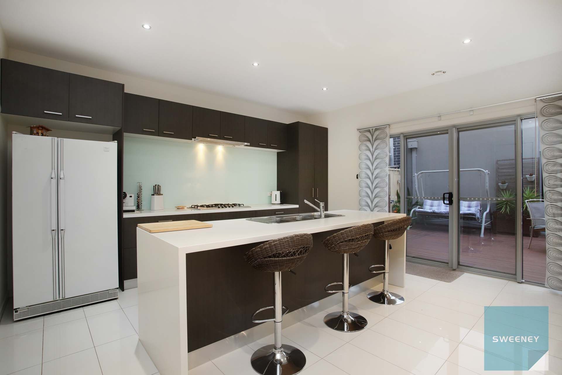 42 Warner Way, Caroline Springs - Thumbnail 6