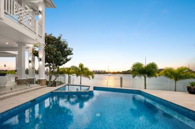 Graceful Hamptons Grandeur in a Unique Broadwater Setting
