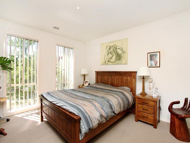9 Claretown Avenue, Caroline Springs - Thumbnail 7