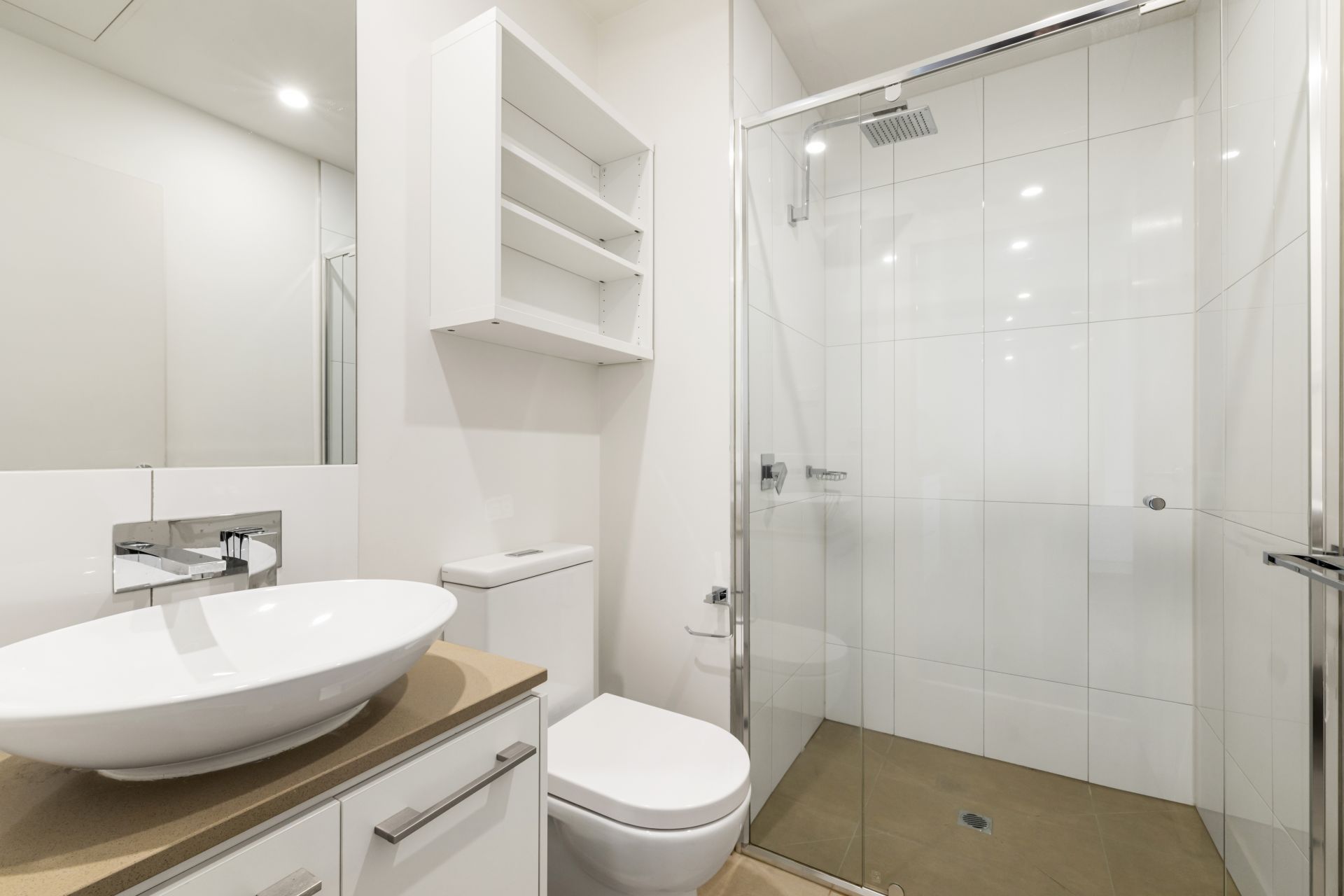 Modern Apartment in Prime Preston Location