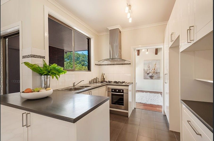 Family Home in A Prime Location!!!