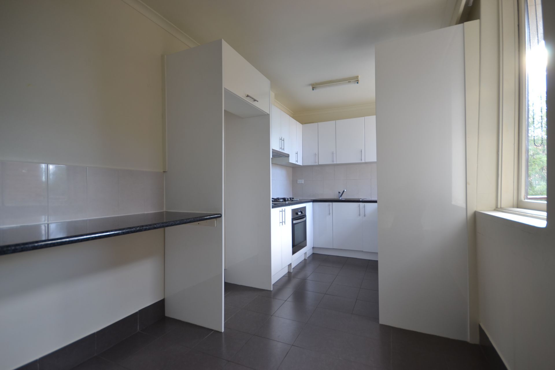 WALKING DISTANCE TO TRAMS AND TRAINS