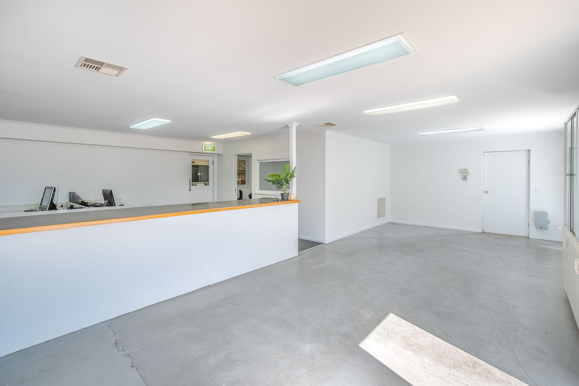Versatile Warehouse/Factory off Hume Highway