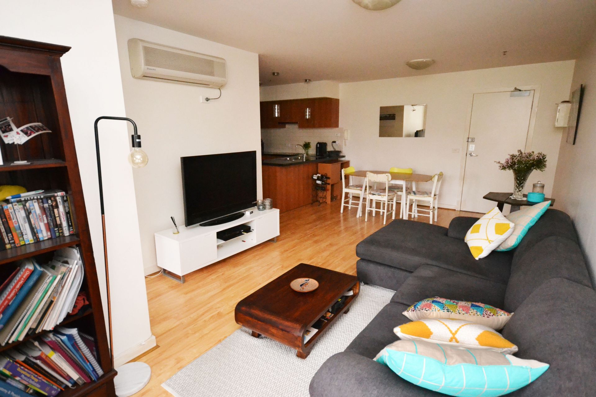CUTE, COSY AND CONVENIENTLY LOCATED