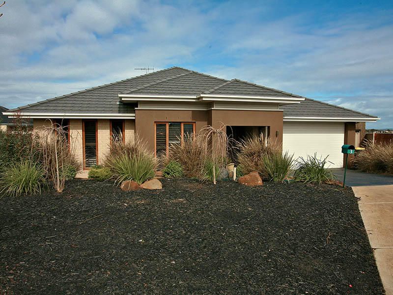 3 Forest Glade Way, Caroline Springs - Thumbnail 2