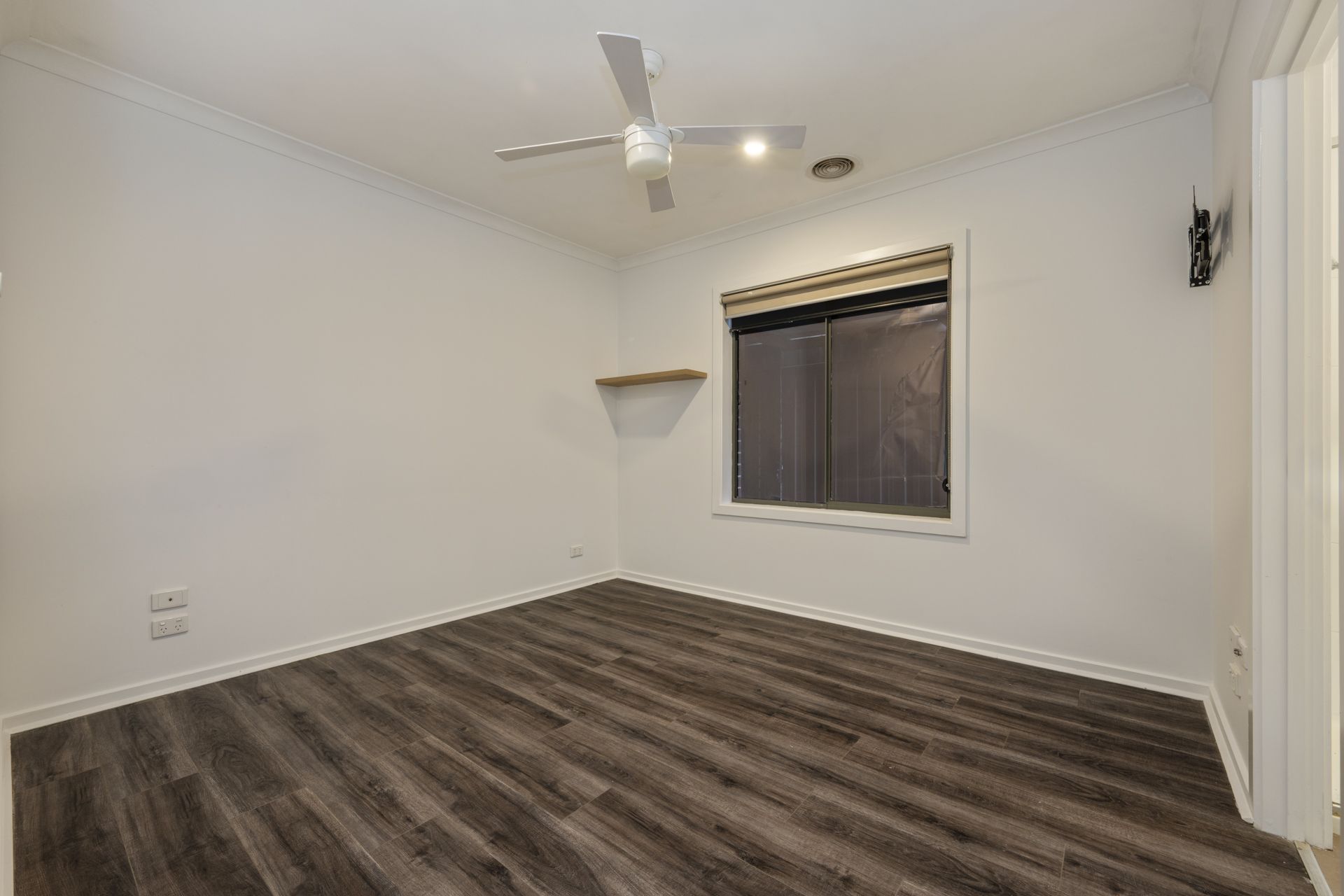 Spacious 4-Bedroom Family Home in Mernda Villages Estate
