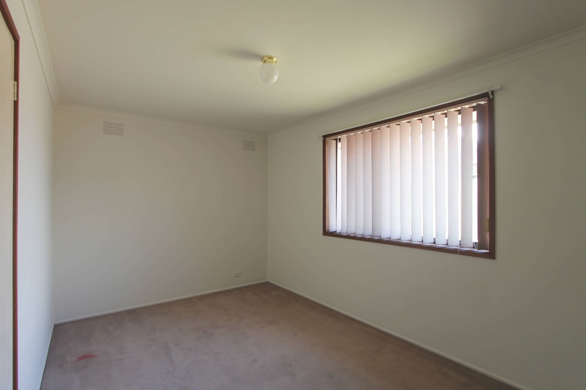 AFFORDABLE COMFORT IN GREAT LOCATION!!!