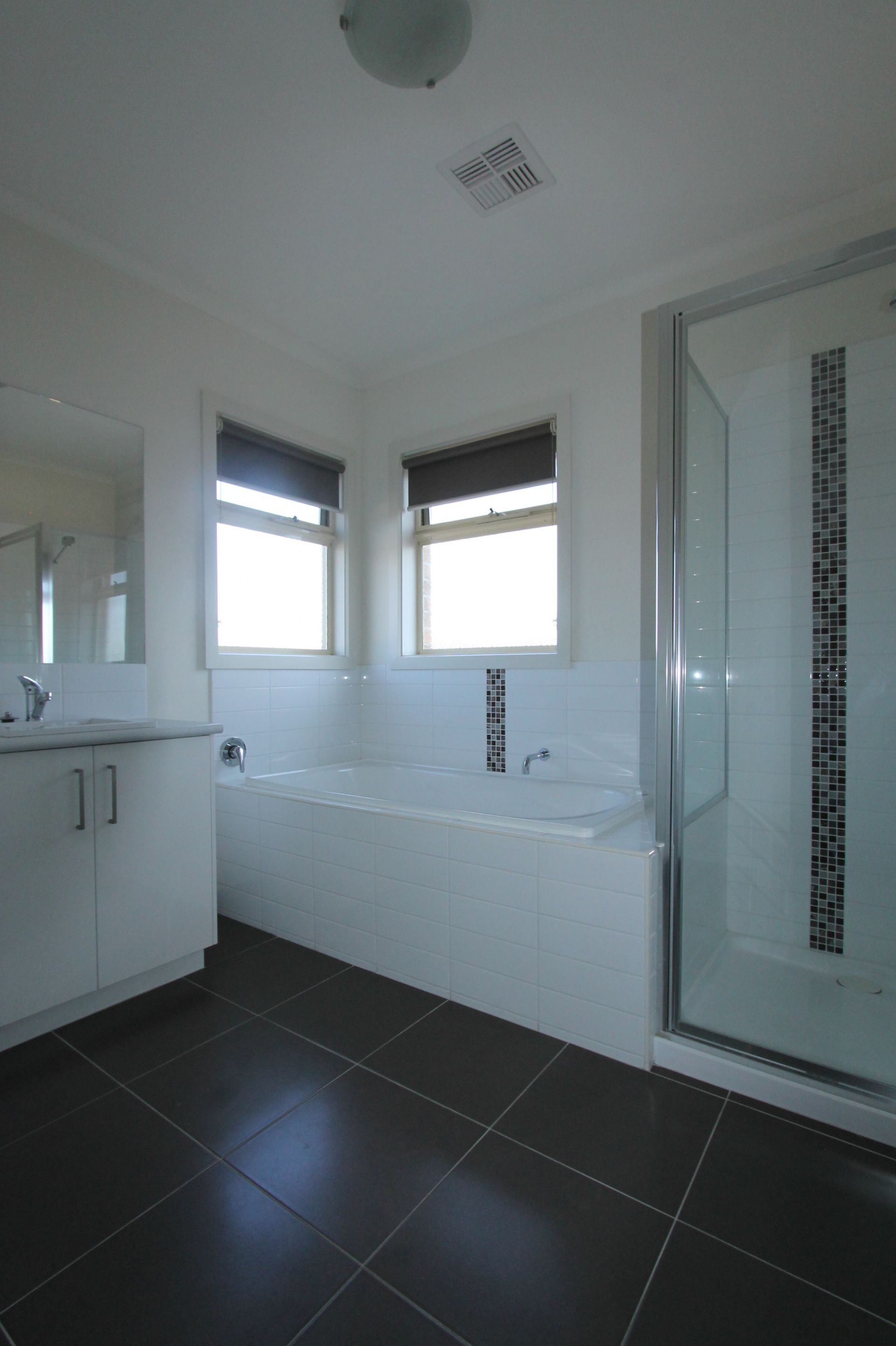 FANTASTIC TOWNHOUSE AWAITS!!