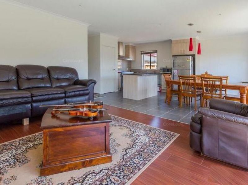 22 Dolphin Drive SOUTH MORANG, South Morang - Thumbnail 4