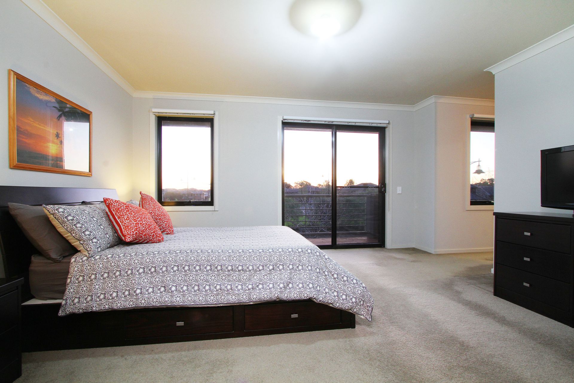 MODERN HOME IN THE HEART OF LYNDARUM