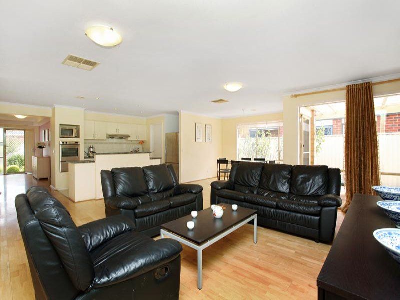 20 Broadhurst Way, Caroline Springs - Thumbnail 3